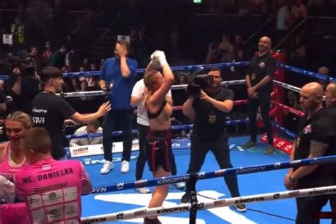 hemsley boxing celebration|Daniella Hemsley scores big win after flashing。